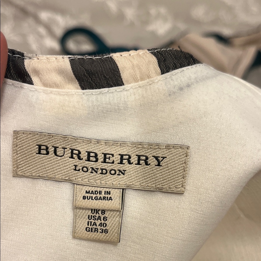 Burberry White Dress with Black Trim - Picture 8 of 16